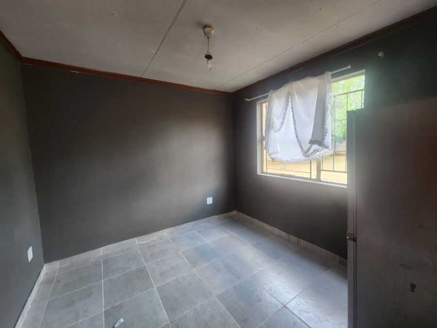 4 Bedroom Property for Sale in Pellissier Free State